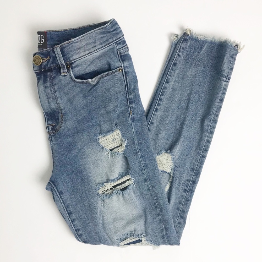 URBAN OUTFITTERS BDG Twig High Rise Raw Hem Jeans
